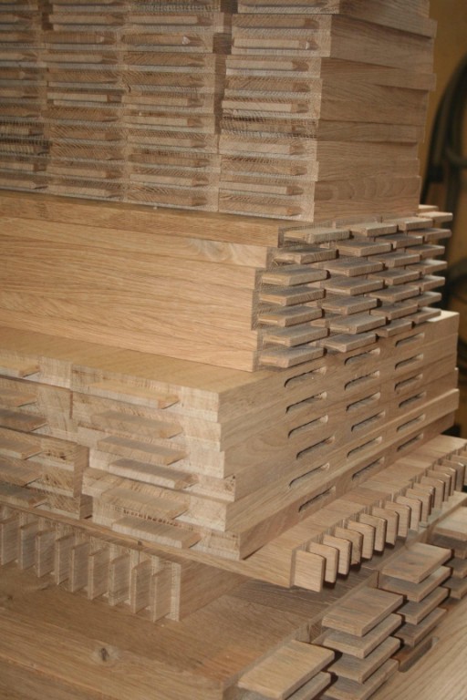 Gestapelte Holzplatten für Möbelproduktion