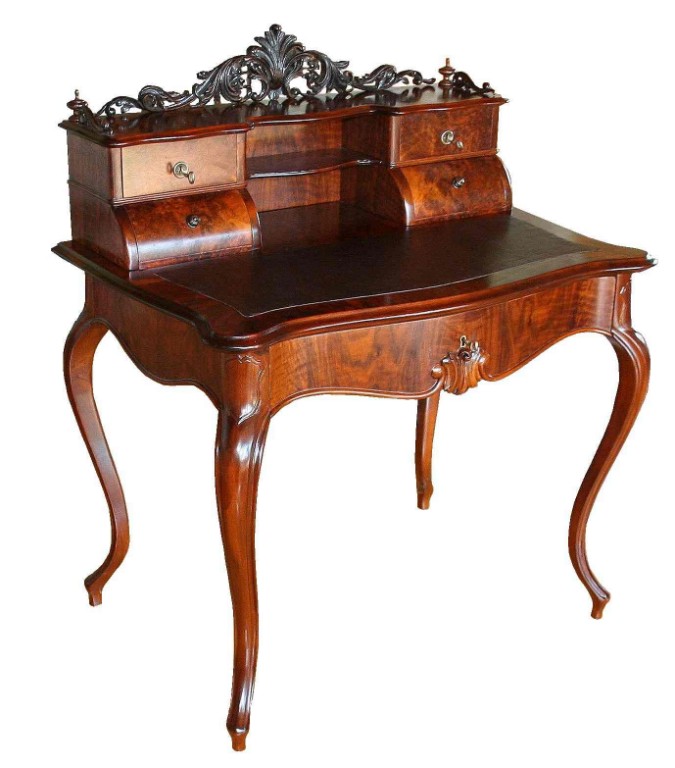 Restaurierter Biedermeier-Sekretär mit neuem Glanz