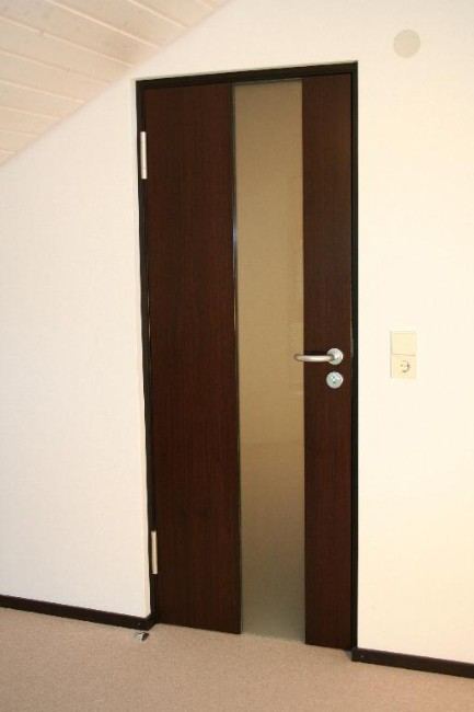 Innentür aus Wenge mit satiniertem Glaseinsatz