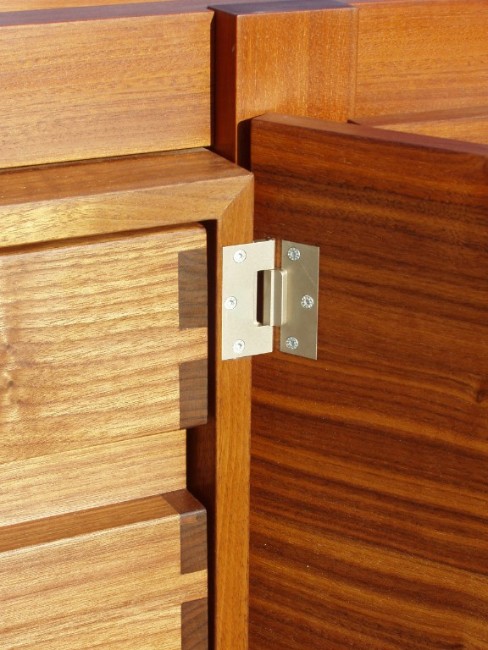 Detail: Anschlag der Drehtür