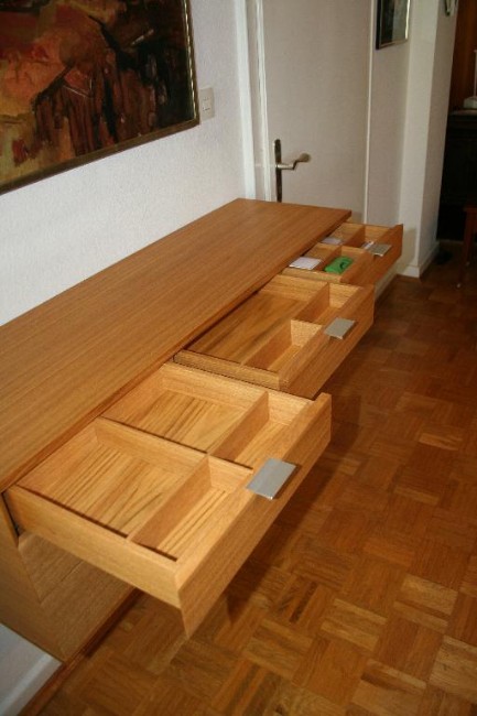 Geöffnete Schubladen mit Softclose