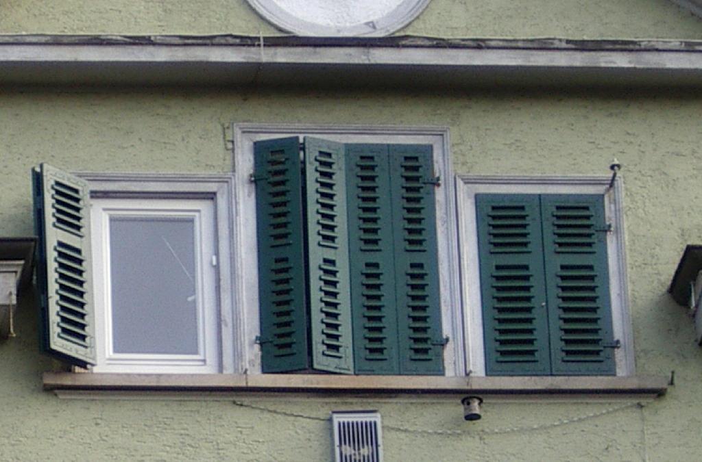 Fallläden aus Holz
